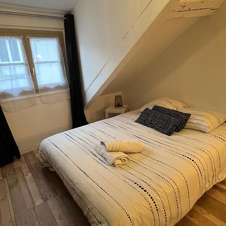 Residence 3 Studios De Charme Dans Centre Proche Cathedrale, Parking Possible A Prox Orleans Exterior photo