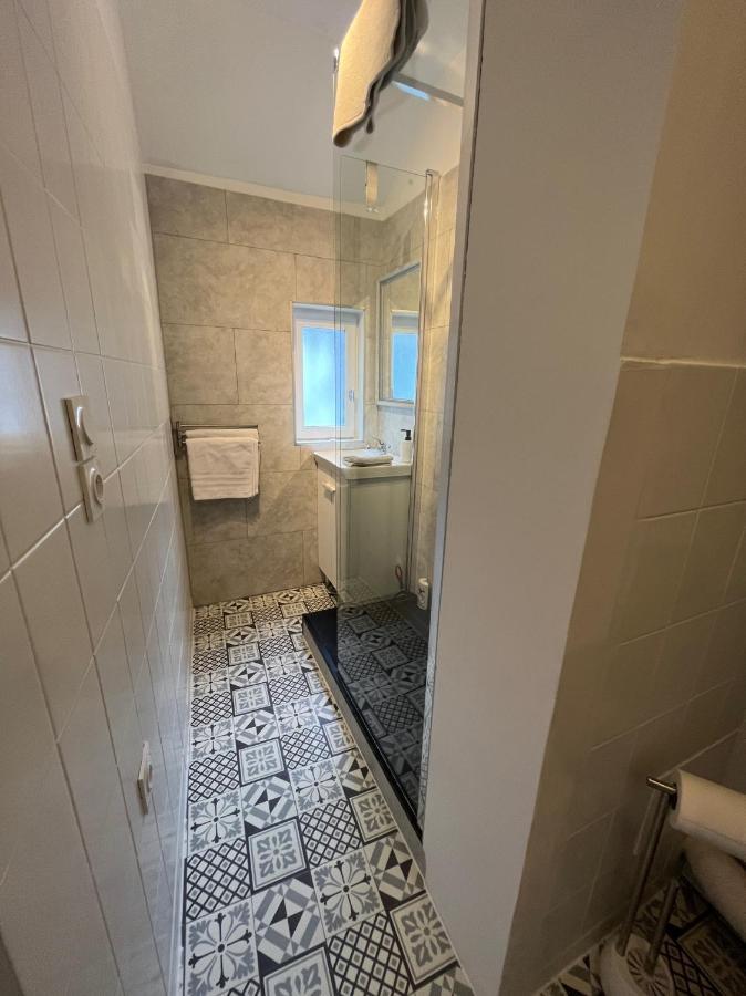 Residence 3 Studios De Charme Dans Centre Proche Cathedrale, Parking Possible A Prox Orleans Exterior photo