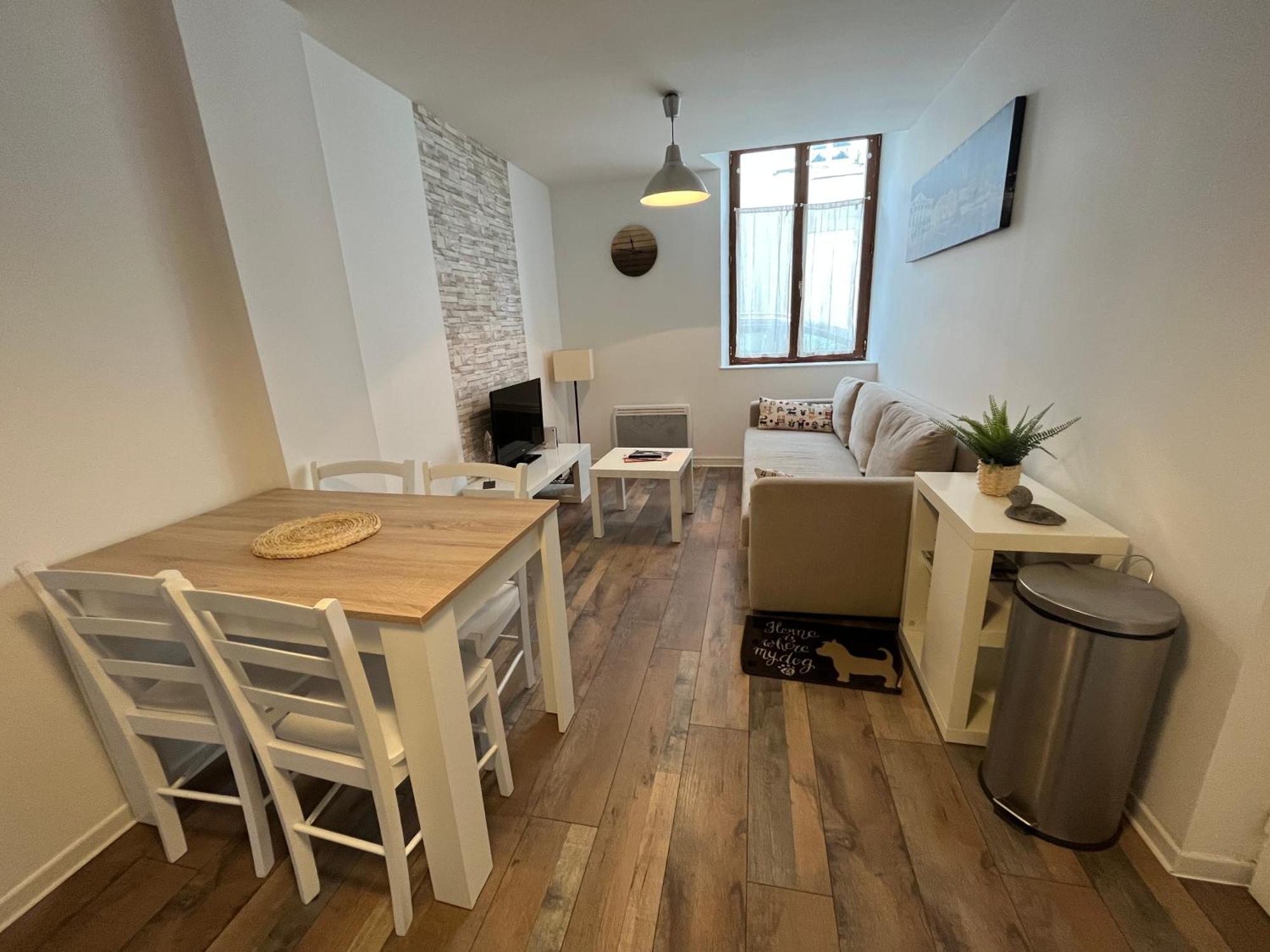 Residence 3 Studios De Charme Dans Centre Proche Cathedrale, Parking Possible A Prox Orleans Exterior photo