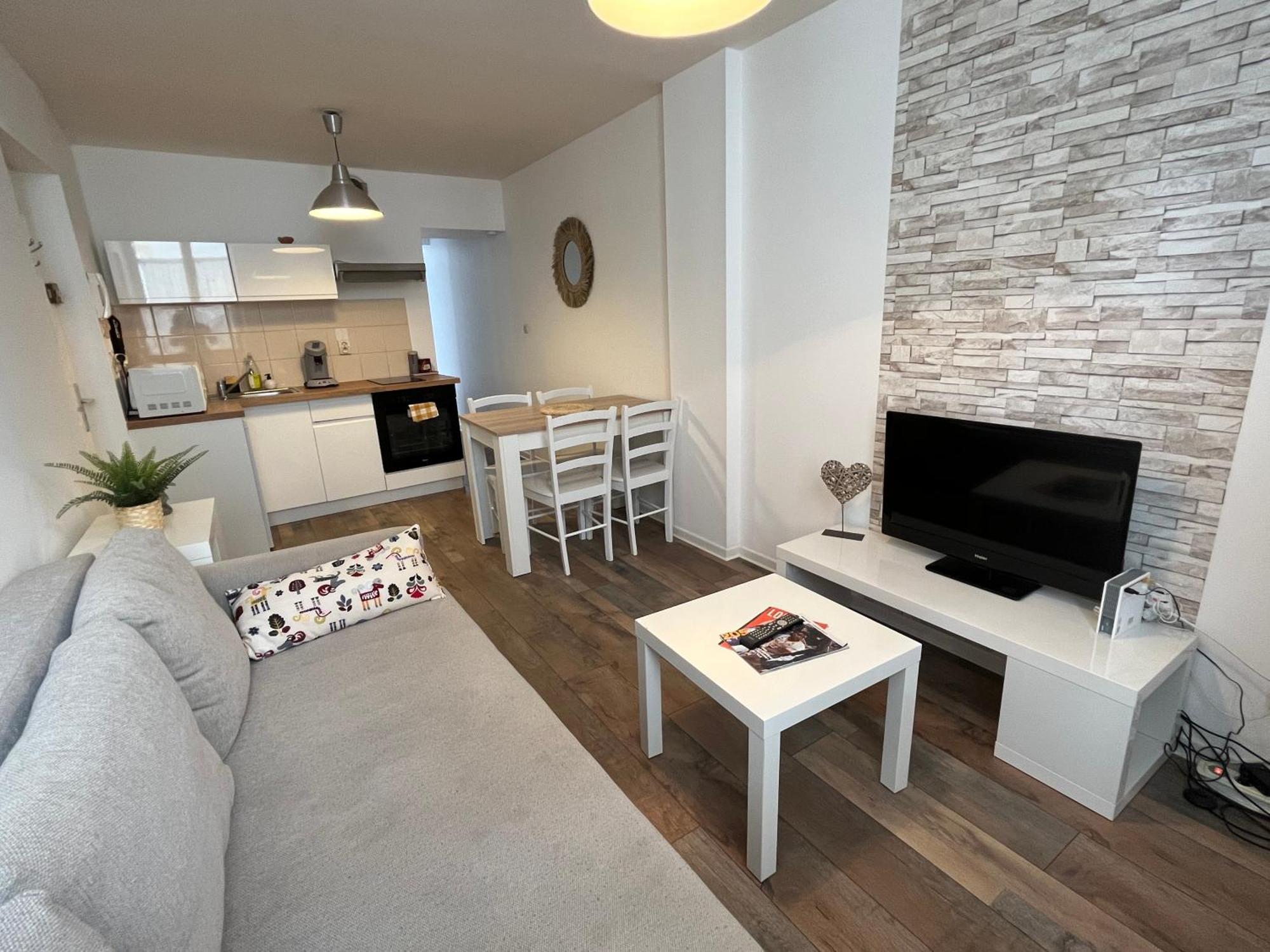 Residence 3 Studios De Charme Dans Centre Proche Cathedrale, Parking Possible A Prox Orleans Exterior photo